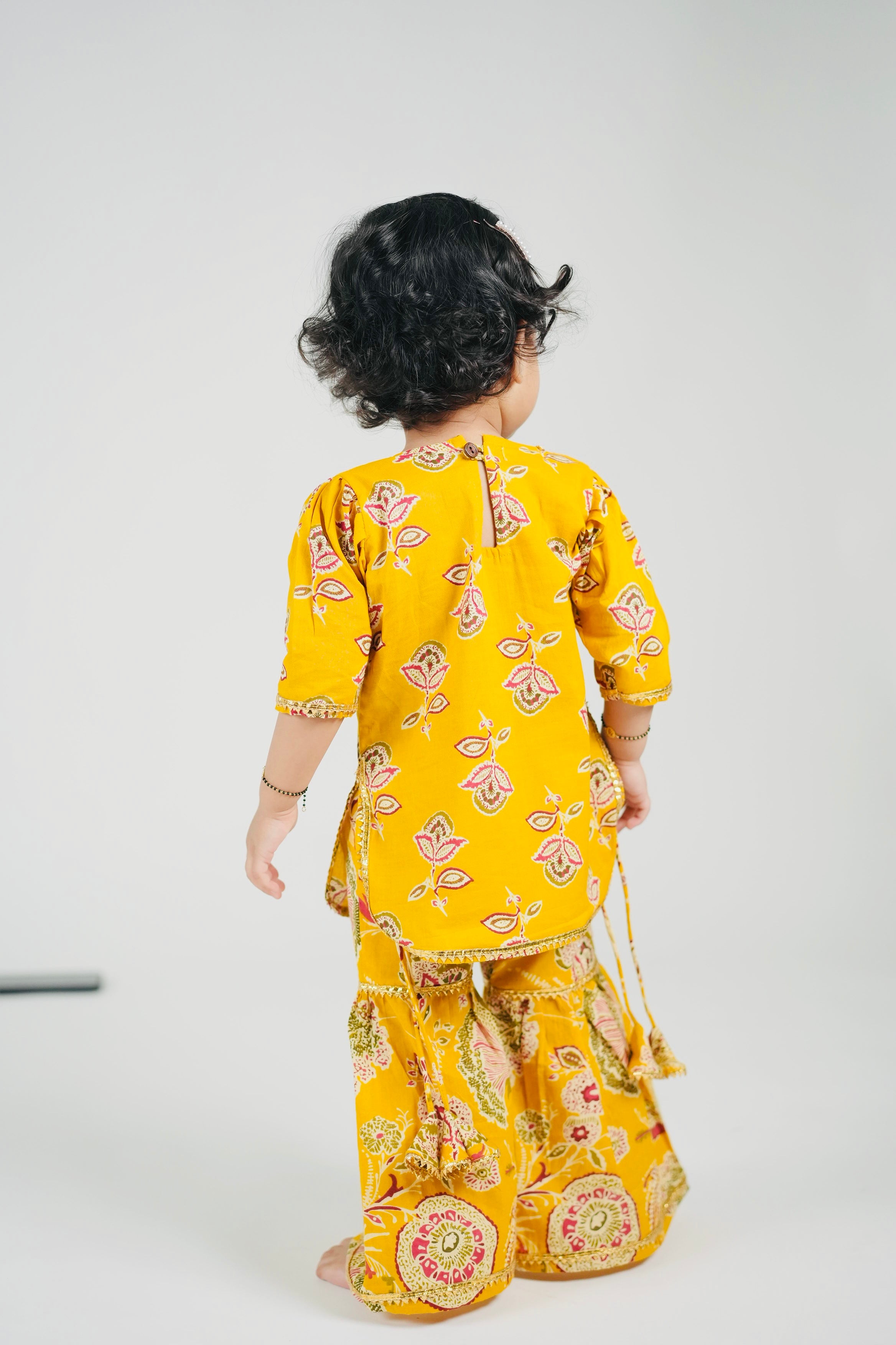 Suhani Sharara Set